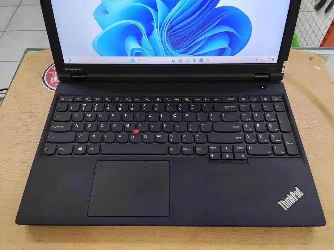 Lenovo ThinkPad T540P Core i5 Ram 8GB SSD 256GB 15in Mulus Murah - Image 2 of 10