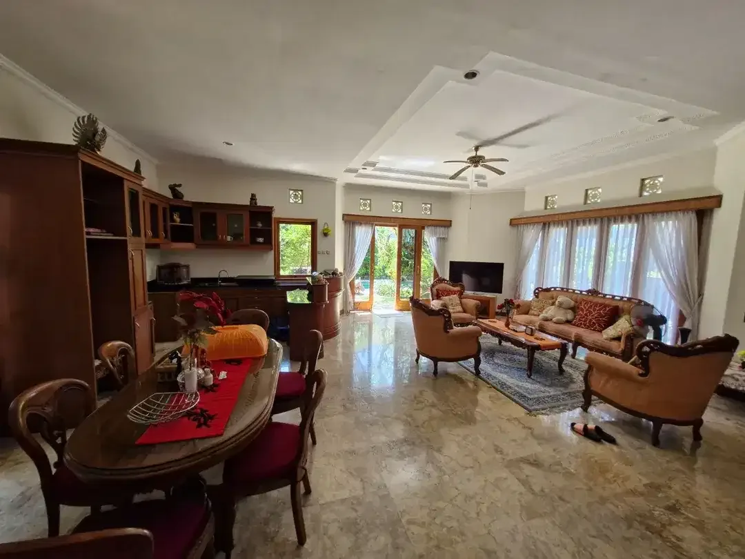 VILLA SEMINYAK JUAL CEPAT SHM FULLY FURNISHED - Image 4 of 10