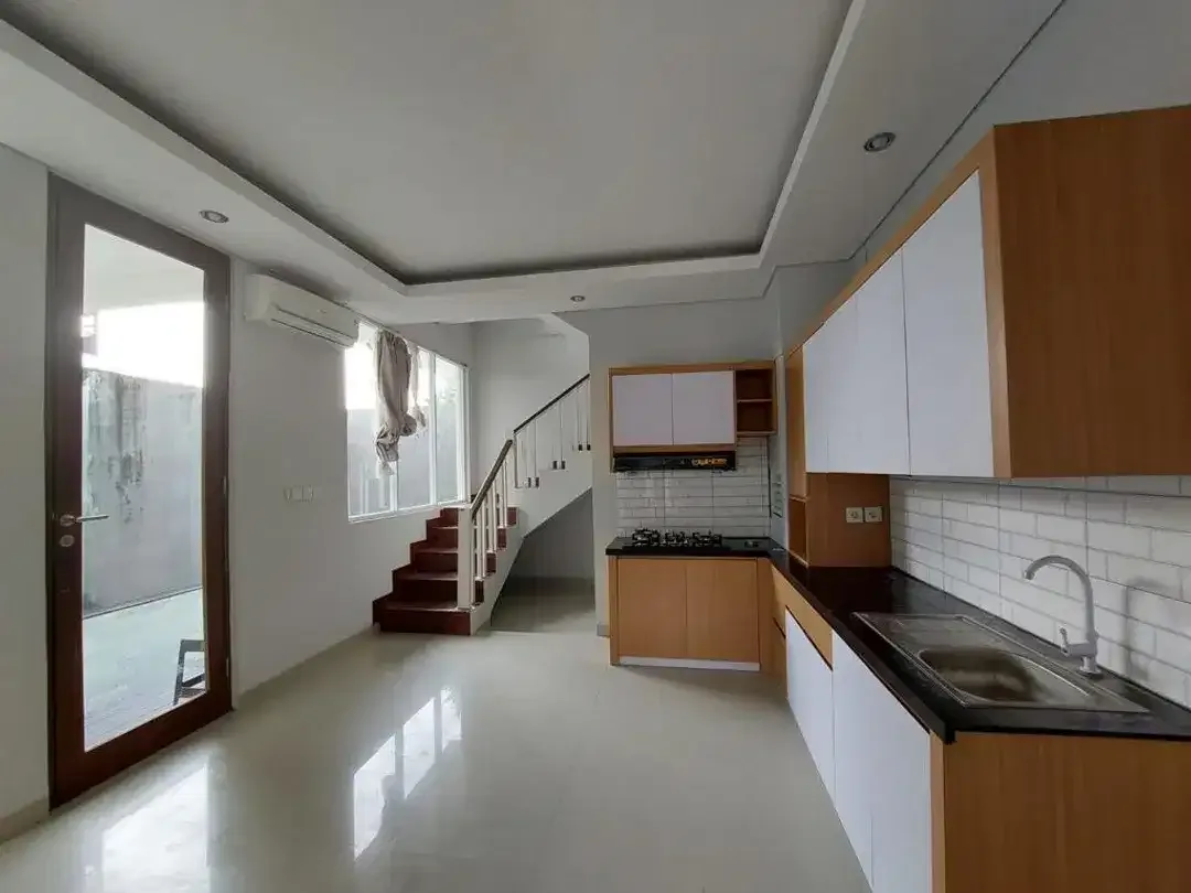Villa Full Furnish 3 Lantai, Desain Modern Siap Huni di NUSA DUA, Badung - Image 4 of 10