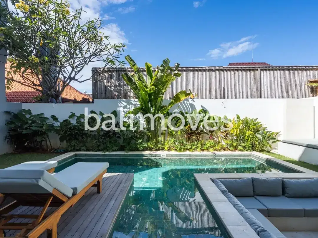 Vila Dua Lantai Empat Kamar Tidur Baru di Tepi Pantai Sanur - Image 9 of 10
