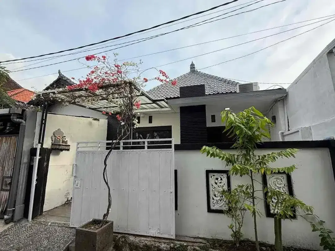 DIJUAL rumah lokasi Jl Gunung Athena Padang Sumbu Kelod dekat Seminyak Kuta Bali - Image 1 of 10