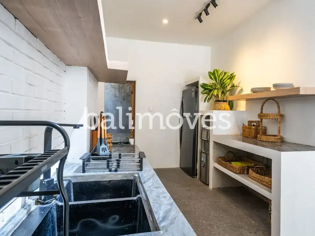 Vila Mediterania Menawan dengan Empat Kamar Tidur di Tepi Pantai Sanur - Image 10 of 10