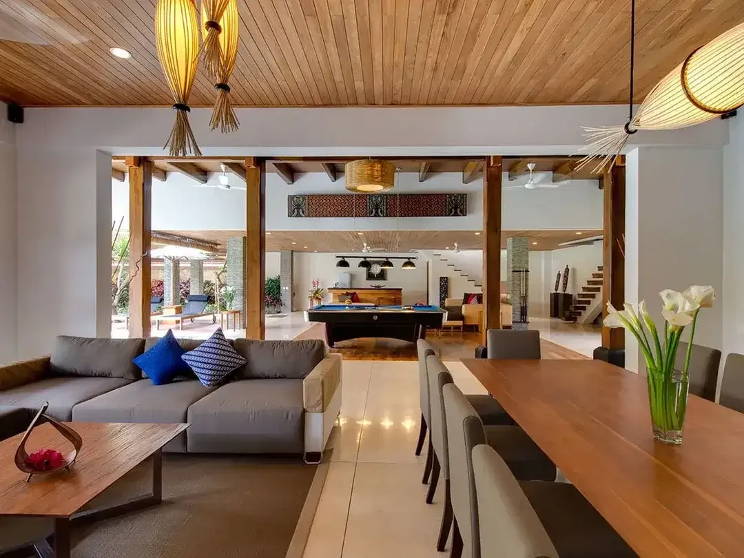 Freehold - Sprawling Luxury Estate with Tropical Gardens and Seminyak - Image 8 of 10