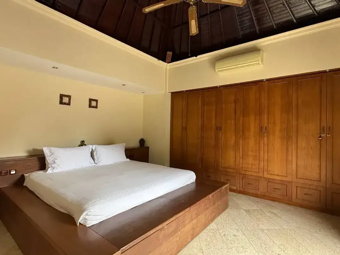Villa 2 Bedrooms Balinese Style Private Cluster Dekat Pantai Melasti Ungasan - Image 4 of 10
