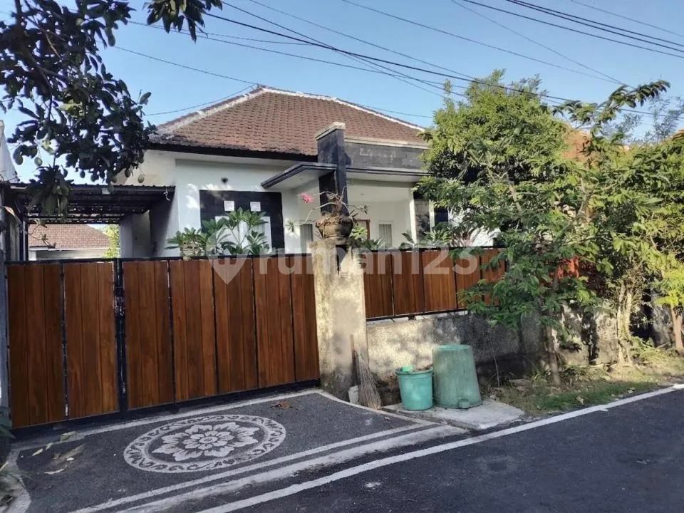 Sewa Rumah 200 M² Kampial Nusa Dua - Halaman Luas & Lingkungan Tenang - Image 1 of 4