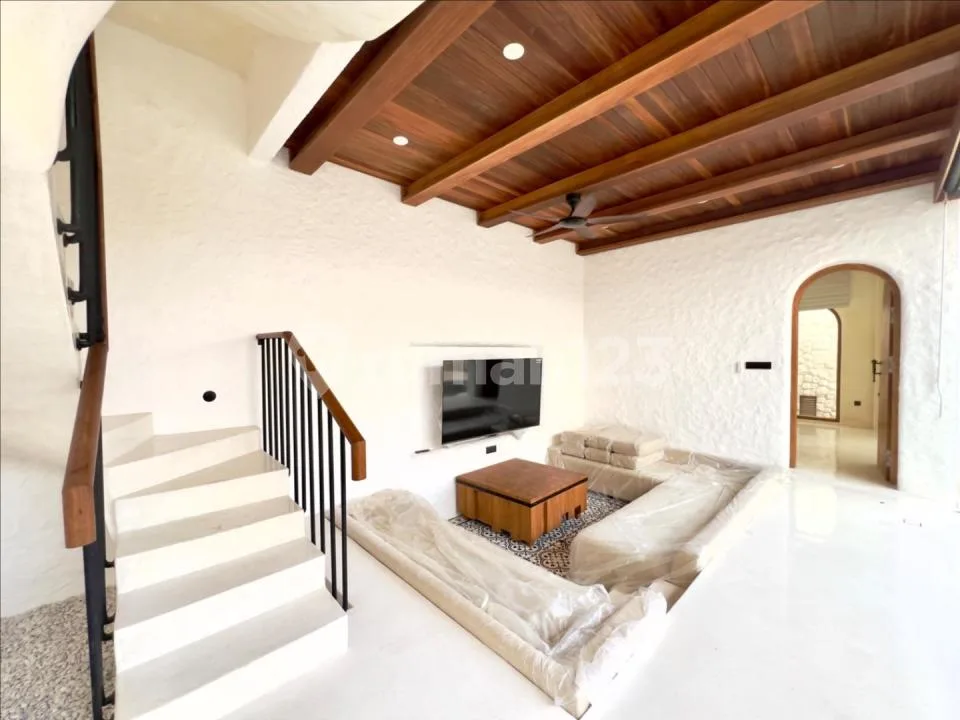 3 Bedrooms Topical Style Cityview Just 1 KM Going To Petitenget Beach Strategic Location At Seminyak Area - Image 3 of 4