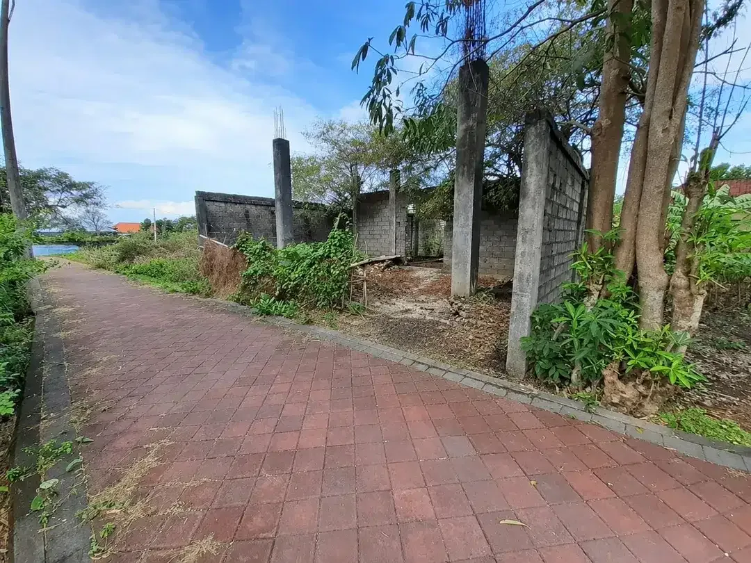 TURUN HARGA KHUSUS MINGGU INI!   DIJUAL TANAH KOSONG + BONUS PONDASI BANGUNAN 2 LANTAI - Image 1 of 6