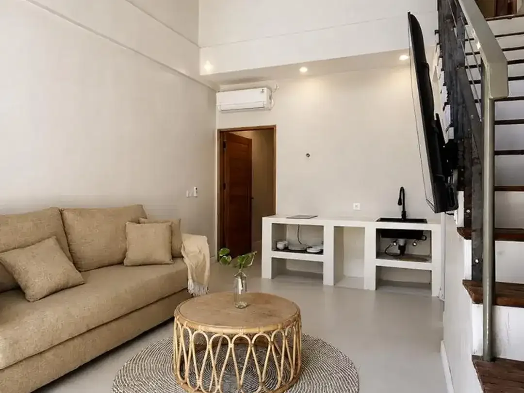 BEACHSIDE VILLA IN BATU BOLONG CANGGU - Image 3 of 10