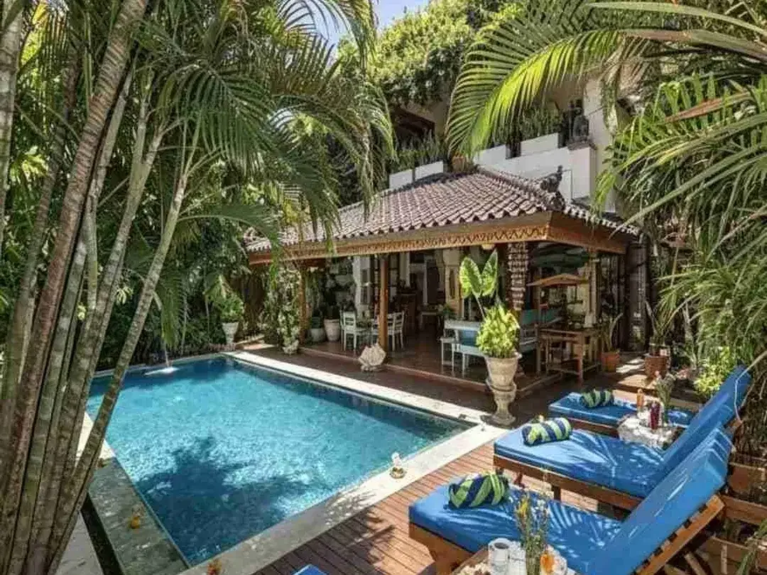 DIJUAL VILLA TRADISIONAL TROPIKAL, SEMINYAK, BALI - Image 1 of 10