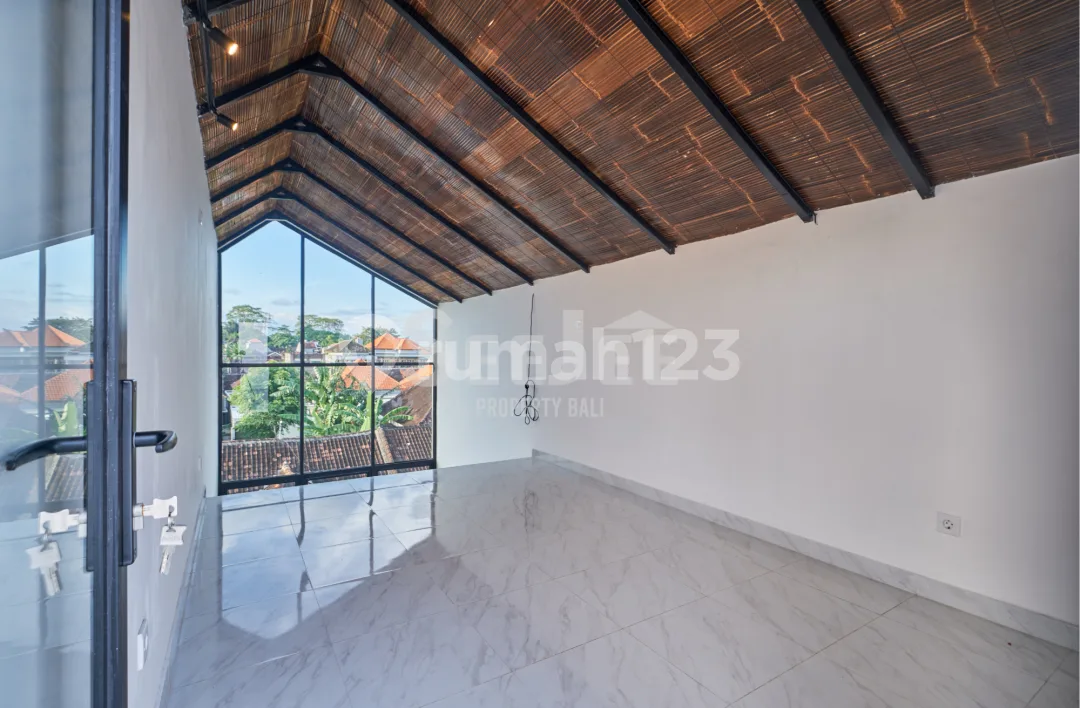 Dijual Villa Hak Milik Rooftop Luas di Canggu, Bali. Harga Sangat Menarik! - Svfc049 - Image 2 of 4