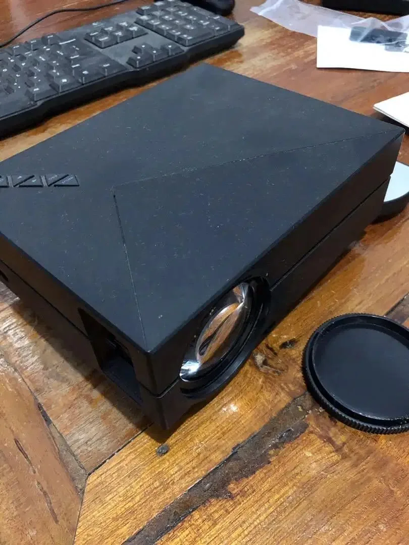 proyektor hd 1000lumenz - Image 2 of 10