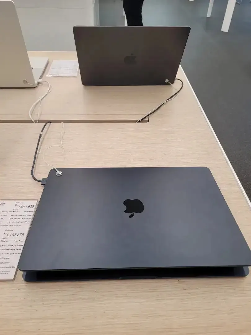 Ready MacBook Air M5 15 inci bisa kredit tanpa DP tanpa biaya admin - Image 3 of 3