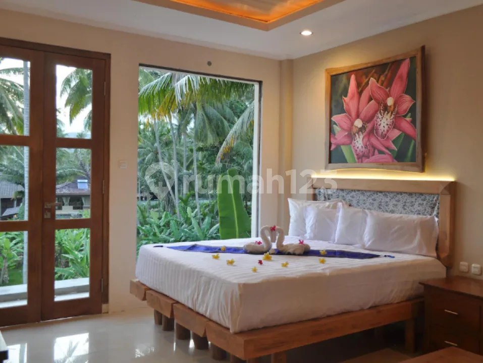 Family Room/Villa with Balcony and Direct Access to Beach â 36 sqm at Hotel Crystal Beach Bali (Karangasem, Candi Dasa) - Image 1 of 4