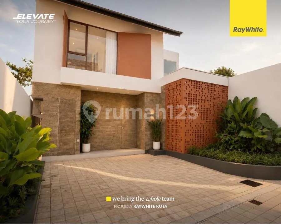 For Sale: Contemporary Tropical Warm Luxury Villa In Sanur - Image 2 of 4