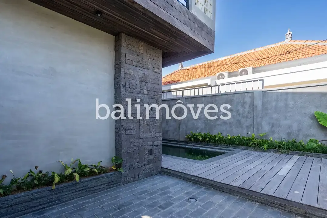 Villa Baru dengan 3 Kamar Tidur yang Indah di Sanur - Image 2 of 10