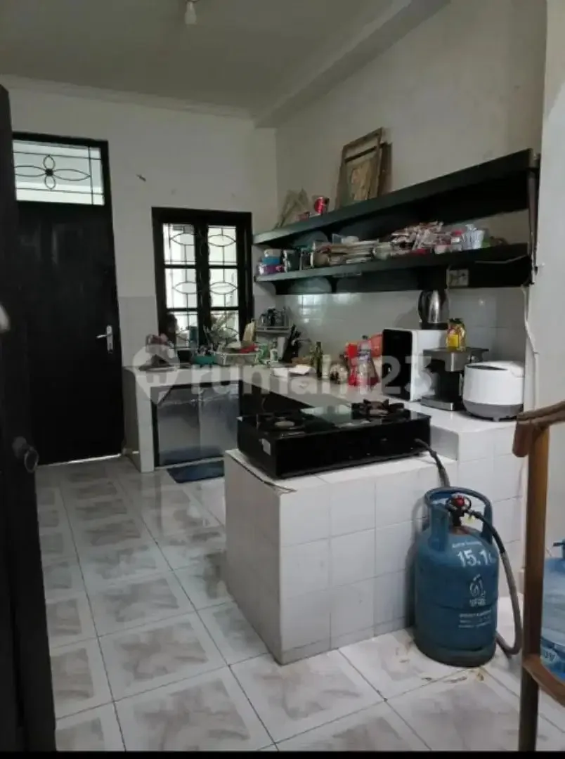 Hot Deal! Rumah 2 Lantai Selangkah Jalan Raya Semer Canggu, SHM - Image 6 of 6