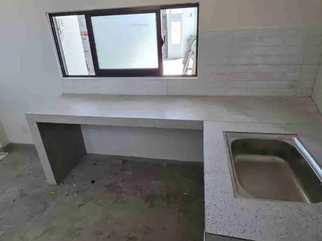 RUMAH BARU SIAP HUNI 2 LANTAI DEKAT KERTALANGU, SANUR DAN BATUBULAN - Image 7 of 10