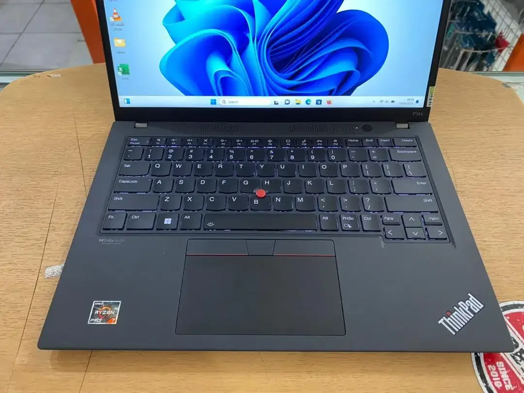 Lenovo ThinkPad P14S G3 Amd Ryzen 7 Pro 6850U Ram 16GB SSD 512GB Mulus - Image 2 of 10