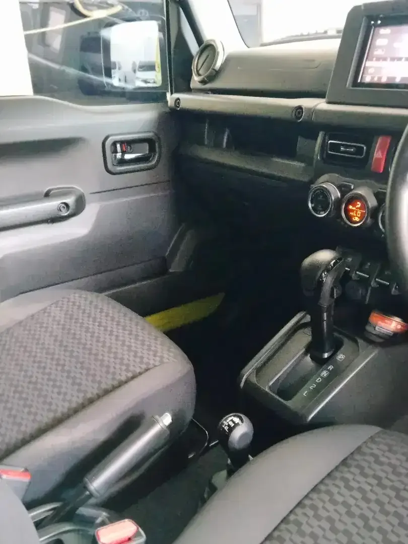 SUZUKI JIMNY NEW 3 PINTU 4X4 SEPERTI BARU - Image 6 of 9