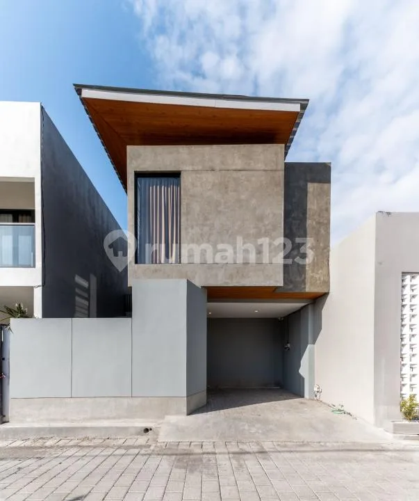 Rumah Cantik 2 Kamar Full Furnishet Dekat Padel - Image 1 of 4