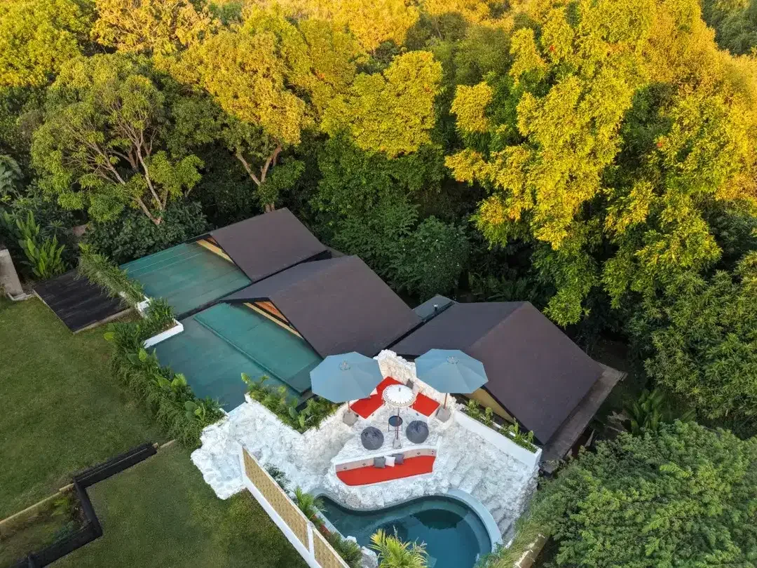 TROPICAL MEZZANINE VILLA VIEW JUNGLE IN ULUWATU - Image 3 of 10