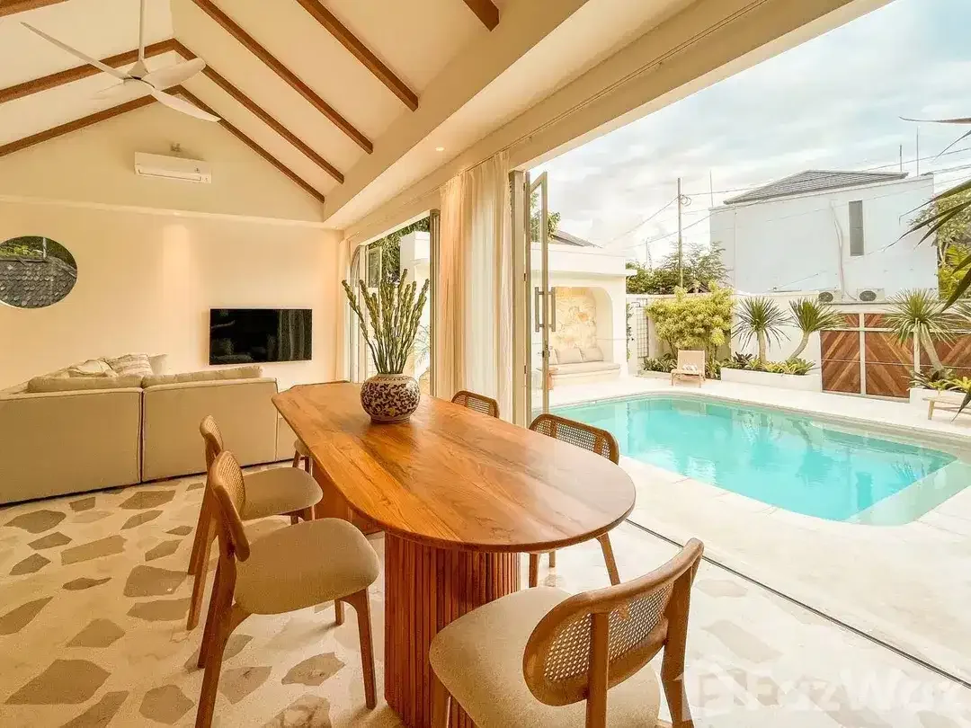 3 Bedroom Villa for sale in Kerobokan, Bali - Image 2 of 10