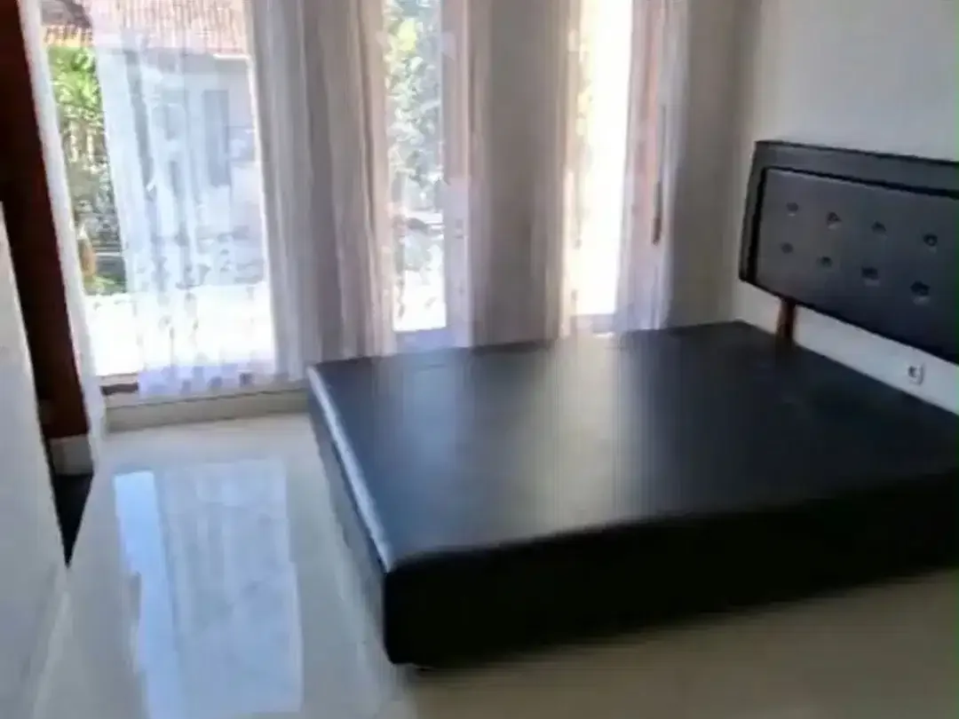 Rumah Hook 4/5BR Semi Furnished di Area Premium Renon - Image 5 of 8