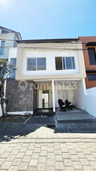 For Sale : Modern Home In Kerobokan, Gunung Salak Area - Image 2 of 4