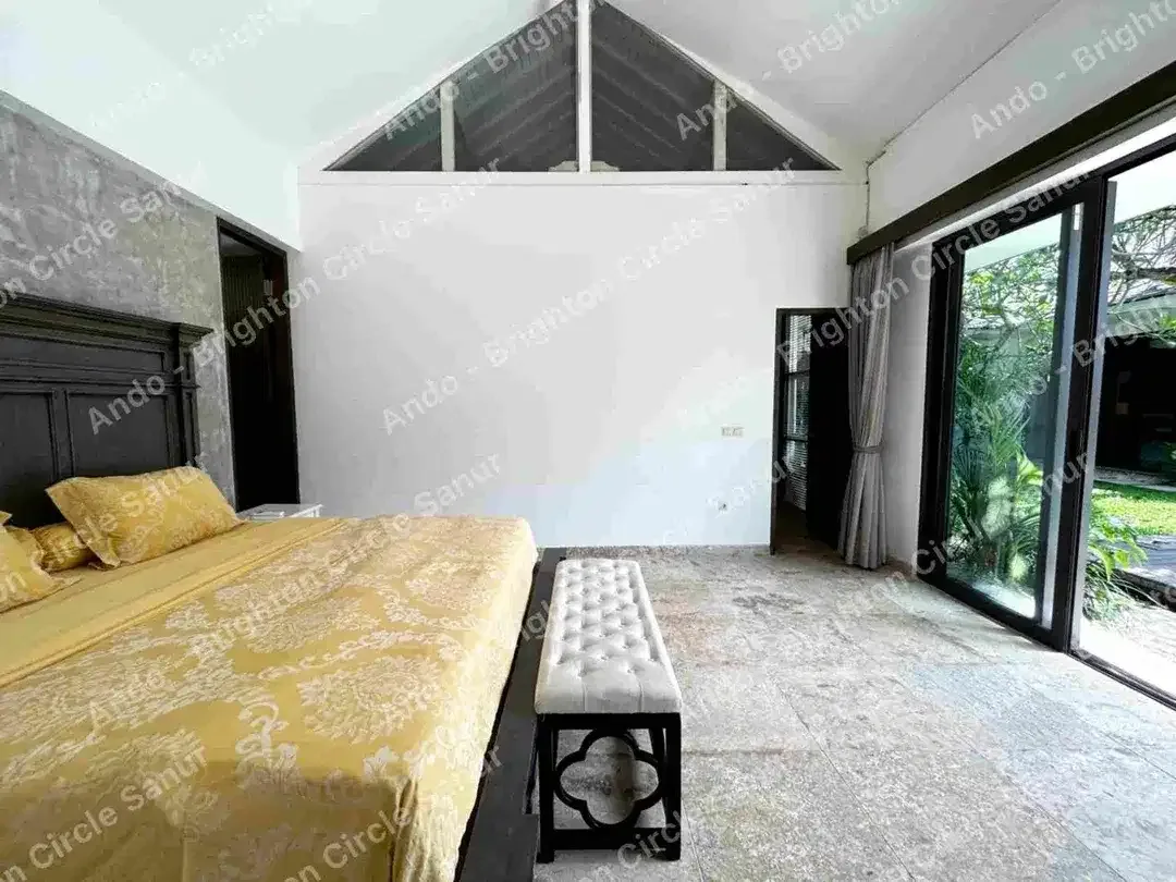 4 BR EXCLUSIVE SPACIOUS VILLA FURNISHED IN BATU BELIG CANGGU - Image 2 of 10