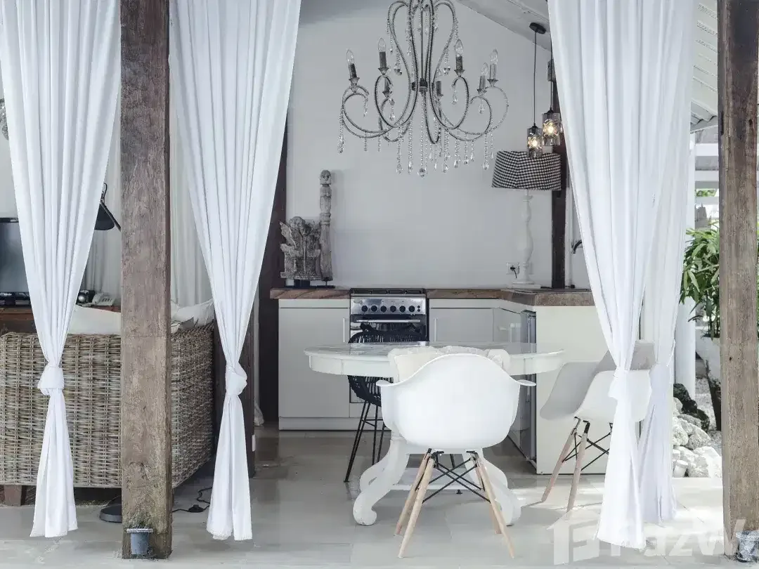 7 Bedroom Villa for sale in Kerobokan, Bali - Image 9 of 10