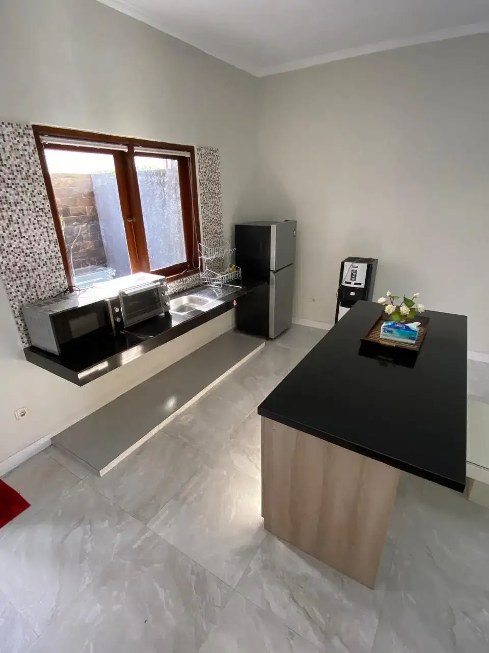 Dijual Murah Rumah Lantai 2 One Gate System Nusa Dua Fully Furnished - Image 2 of 10