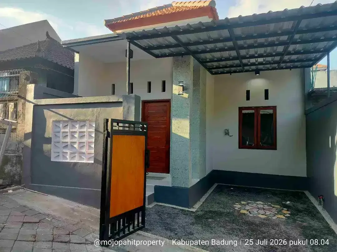 Di jual baru baru minimalis siap huni yang berlokasi di perumahan Griya Wahyu Indah sempidi Badung tidak jauh ke Puspem Badung - Image 1 of 10
