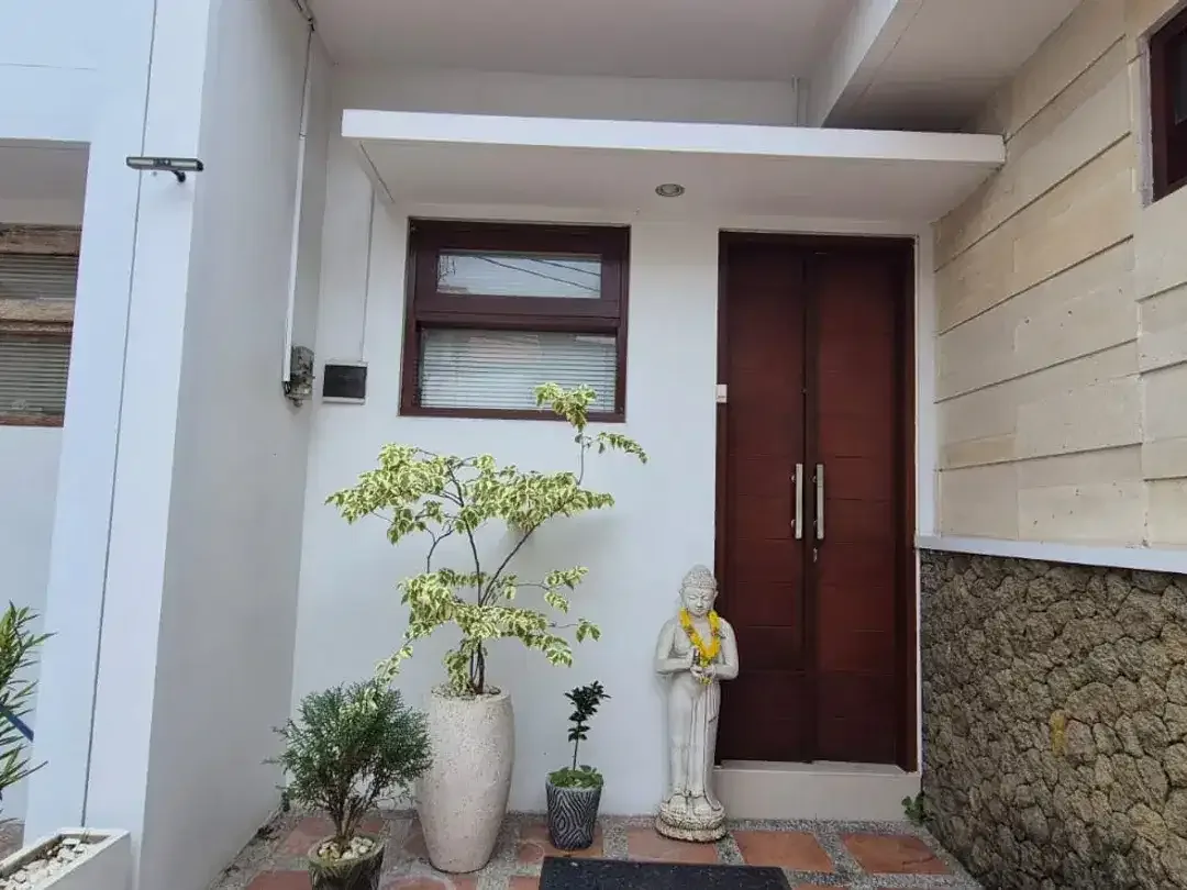 Freehold - Charming Villa for Sale in Kerobokan - Just 300m from Raya Canggu, Bali! - Image 5 of 10