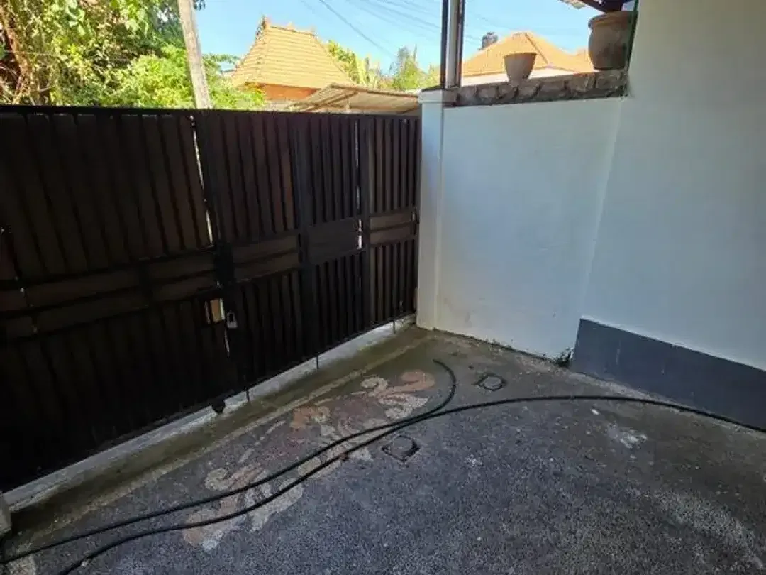 Rumah 2 Lantai 3 Kamar Tidur Disewakan di Dalung, Kerobokan - Image 3 of 10