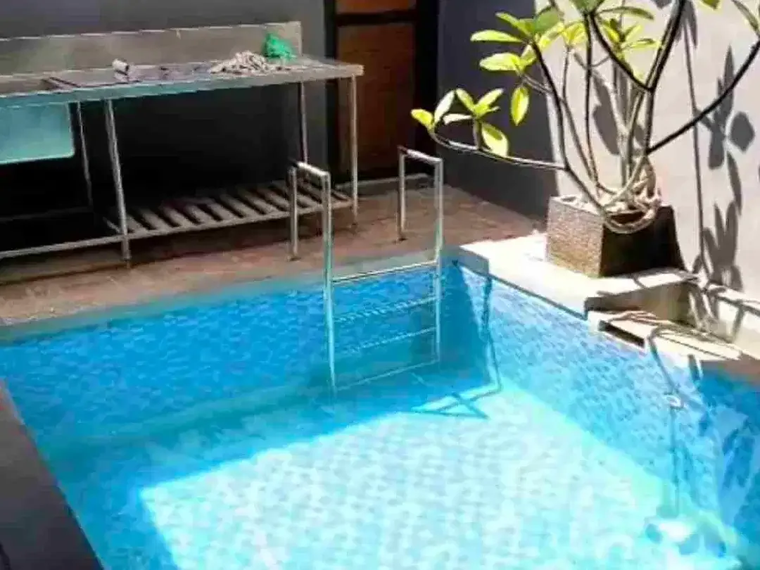 Ada 2 unit disewakan  furnish ada kolam renang - Image 1 of 9