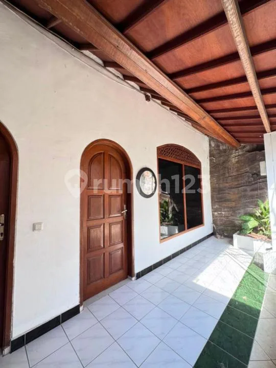 Disewakan Villa Luas dan Banyak Kamar - Image 3 of 4