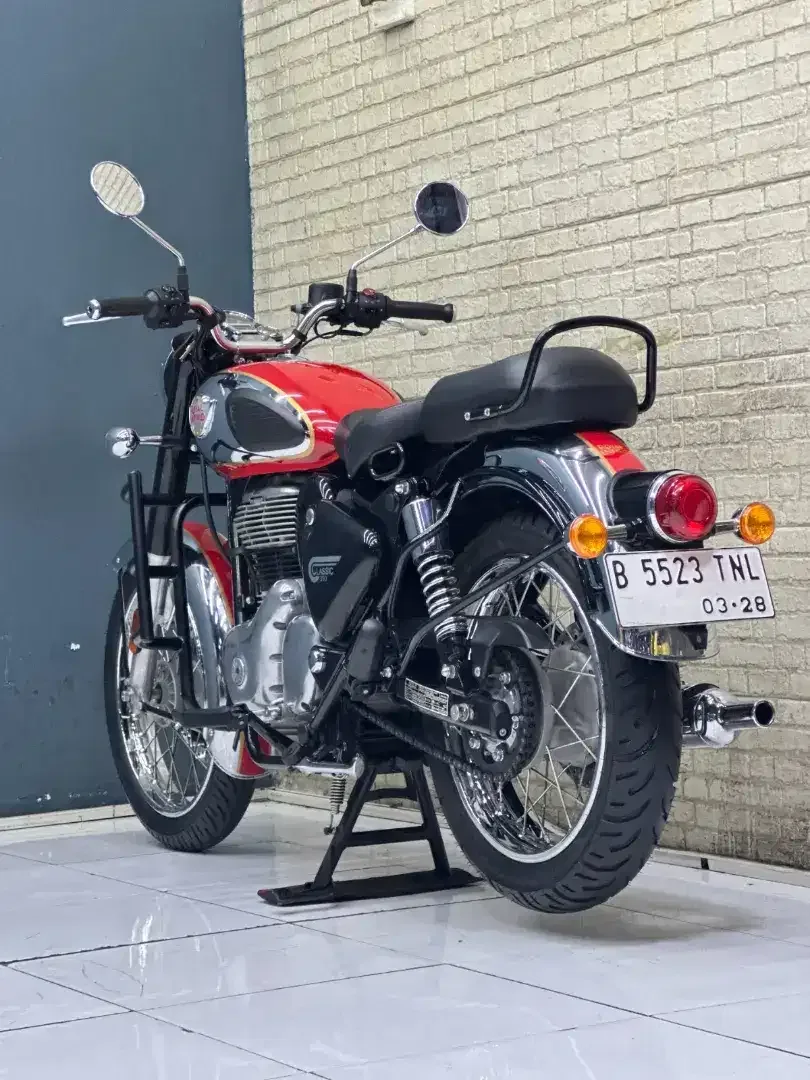 ODO 1RB PERAK‼️ Royal Enfield Clasic 350 PMK 2023 Mustika Motor malang - Image 6 of 10