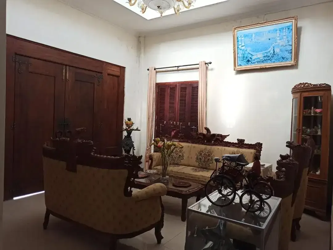 RUMAH MEWAH 2 LANTAI DI JL GN SOPUTAN DENPASAR DEKAT MALL - Image 3 of 10