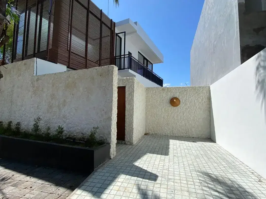 Villa Tropical Minimalis Kawasan Cluster Elite Nusa Dua Dekat Pantai Pandawa - Image 7 of 10