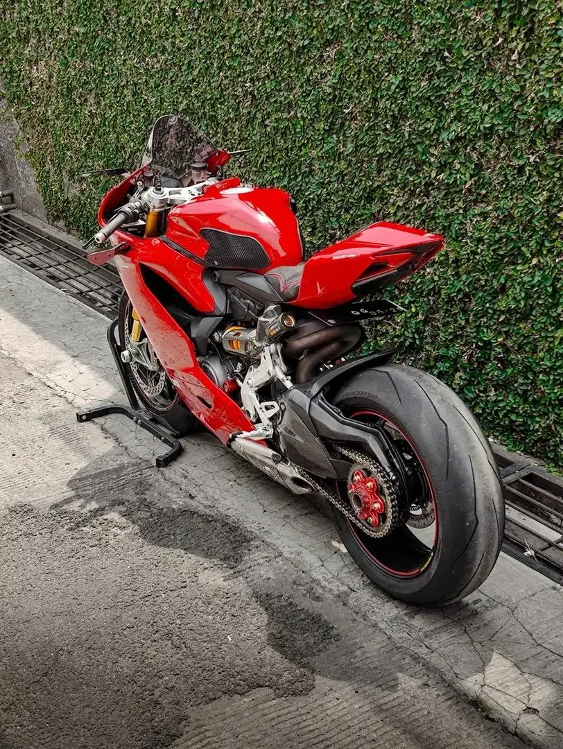 Ducati Panigale 1199 S tahun 2015 Rare Special Unit Low Odo Mulus - Image 10 of 10