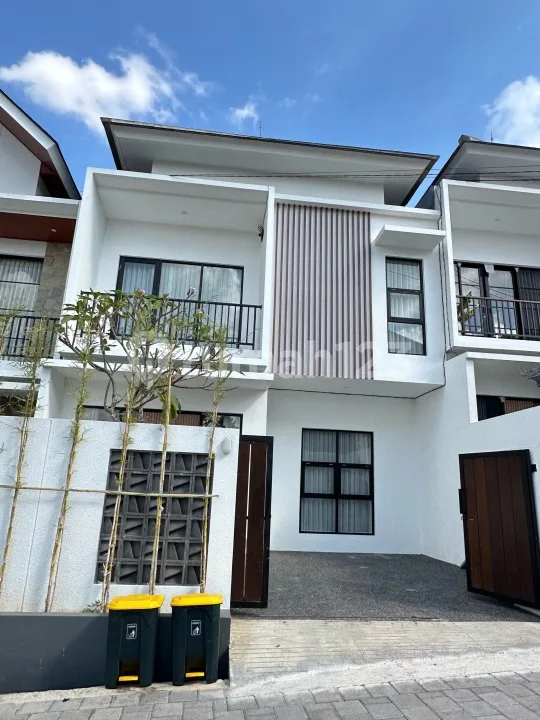 Disewakan Rumah Baru 2 Lantai Minimalis di Dalung Permai - Image 1 of 4