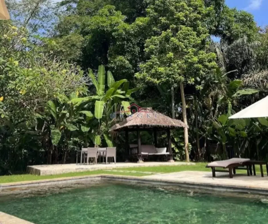 Tropical Villa Pantai Canggu - Image 4 of 10