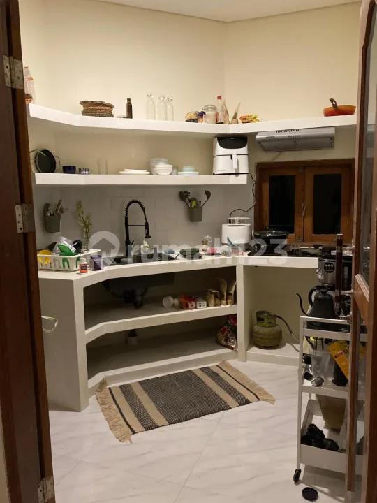 Rumah Furniture dengan 4 Kamar Tidur di Kuta Selatan - Image 4 of 4