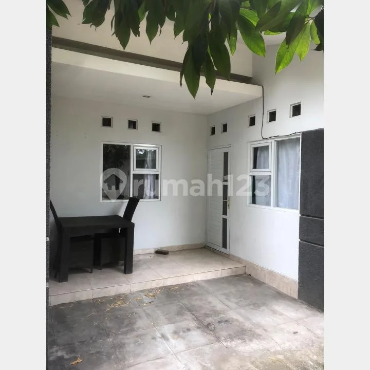 Rumah Minimalis dan Nyaman di Daerah Ubud - Semi Furnished - Image 2 of 4