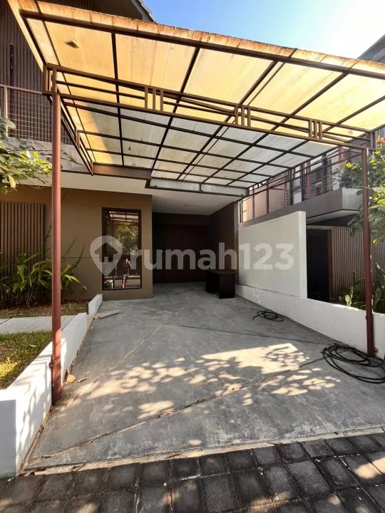 Disewakan Rumah Damara Termurah! Full Furnished, 3 Kamar, Akses Clubhouse, Siap Huni - Cuma 200 Juta/Tahun! - Image 2 of 4