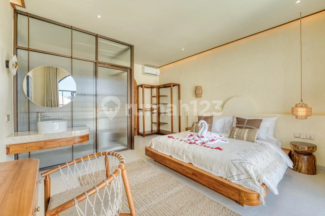 Disewakan Villa Tahunan/Bulanan 2 BR W Private Pool Area Strategis untuk Investasi/Tinggal - Image 3 of 4