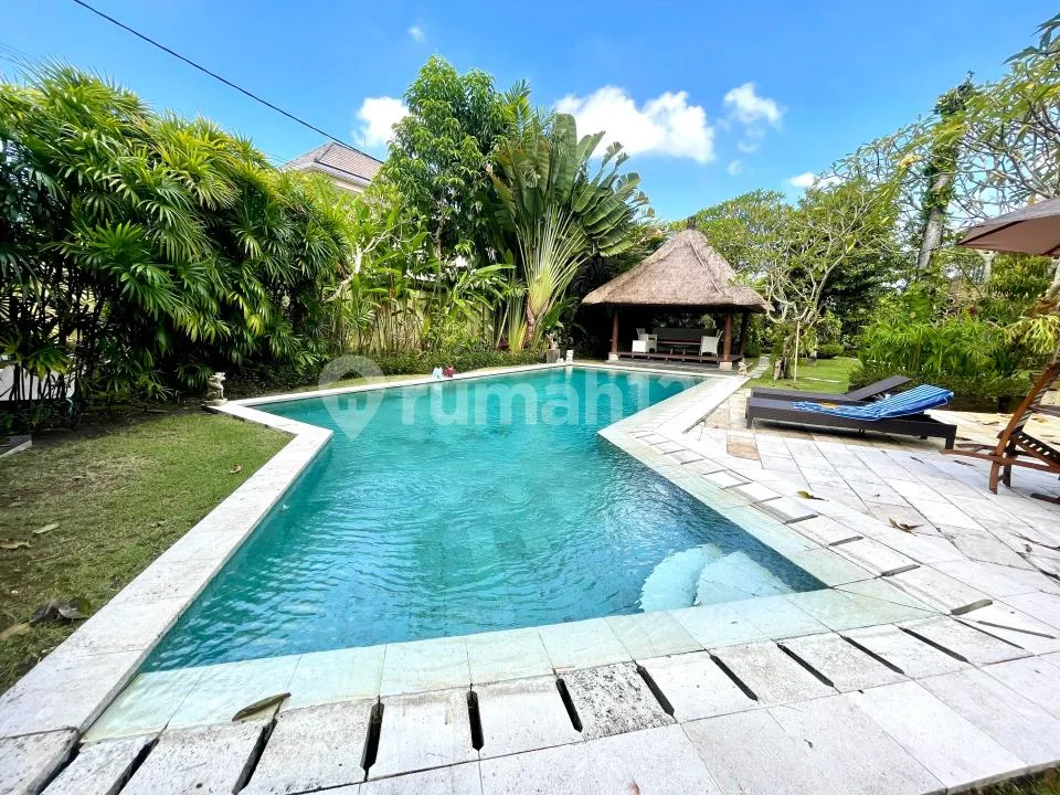 Balinese Style Villa 5 Bedrooms 1250M2- Batan Kangin Berawa Canggu - Image 4 of 4
