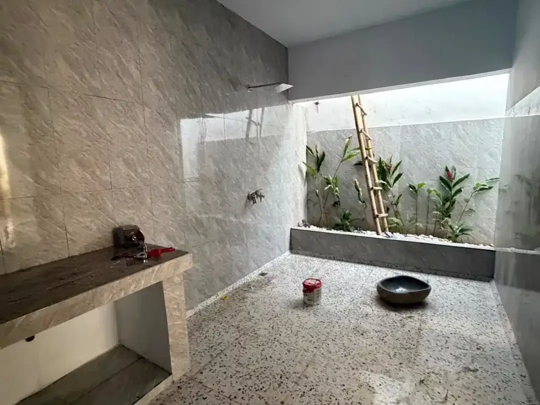 DISEWAKAN VILLA DAN TANAH DI JL ABASAN TIBUBENENG KUTA UTARA BALI - Image 2 of 6