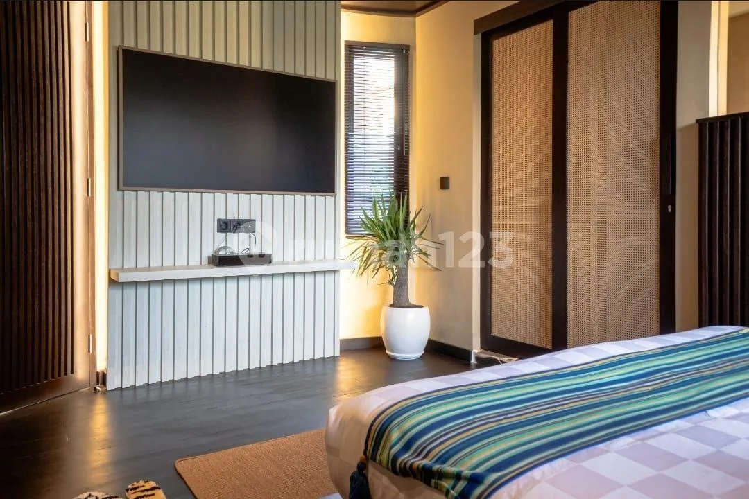 Villa, 3 Lantai, SHM, di Pererenan, Badung Bali - Image 3 of 4