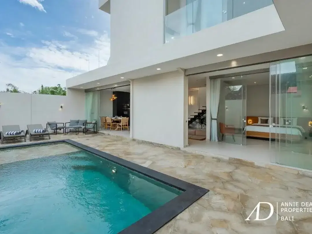 LEASEHOLD | MODERN MINIMALIST 3-BEDROOM VILLA IN PADONAN, CANGGU - Image 2 of 10